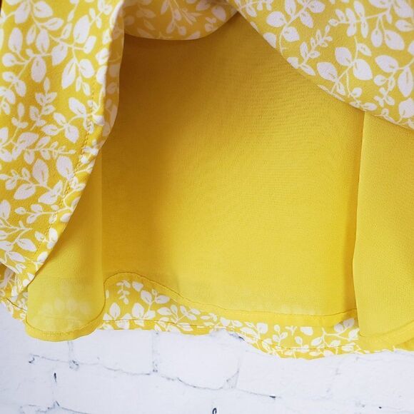 LOFT Vine Strappy Cami Size XS Yellow V-Neck Lined Tank Flowy Summer Coastal - Picture 9 of 11